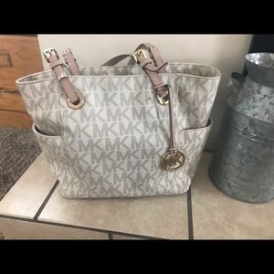 MK medium tote/purse
